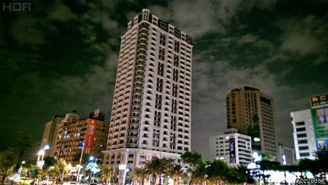 New One  by  Heart of Love Riv (隨意夜拍測試)