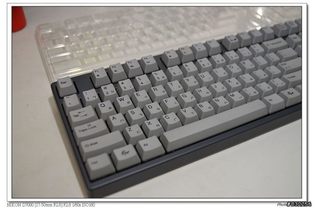 [開箱] Ducky 9008G2pro  白軸/中刻/PBT/熱昇華/灰鍵帽