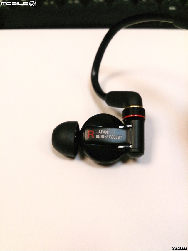 【純開箱】SONY MDR-EX800ST