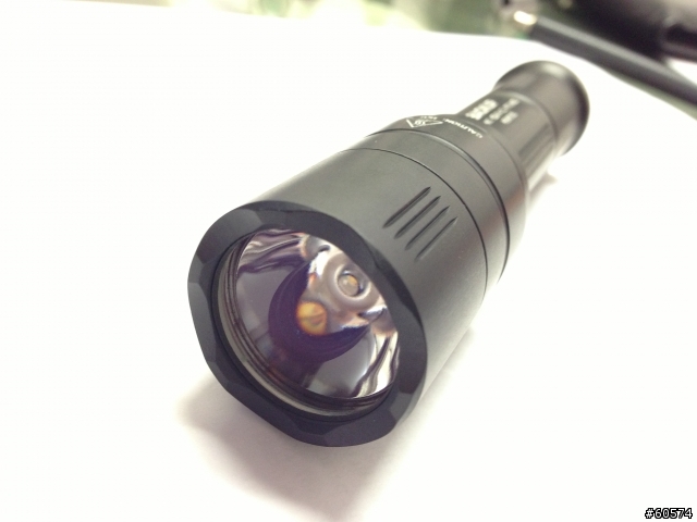 [開箱] 我的第一支隨身手電筒 Surefire EB1C Backup Click Switch with Shroud