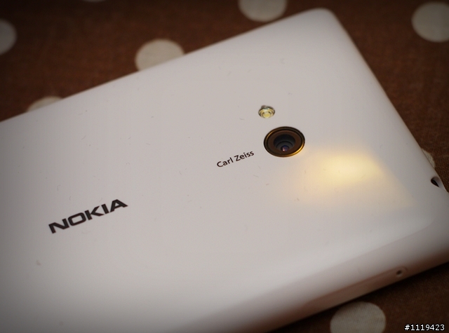 【美圖開箱】絕美中階機 Lumia 720