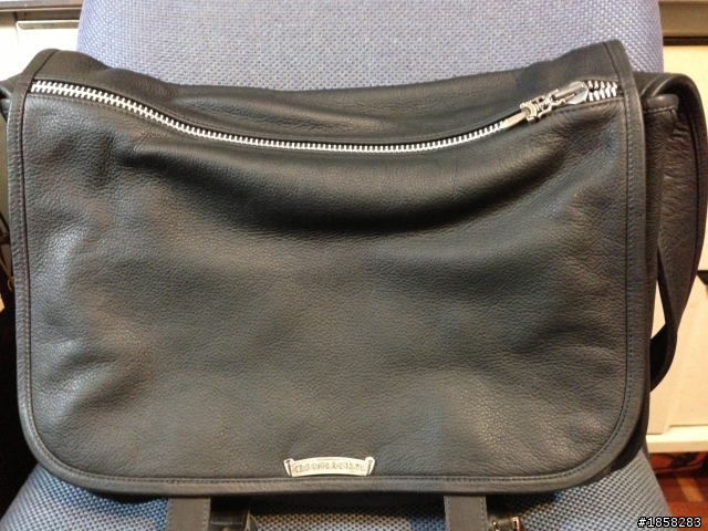 (超簡易開箱) Chrome Hearts 超低調側背包