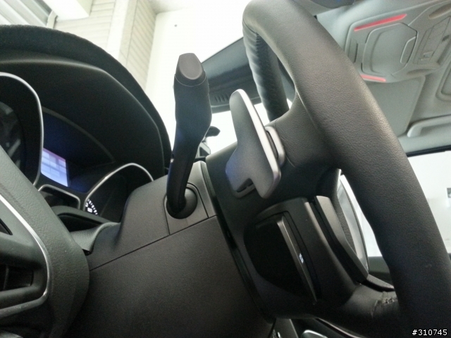 Peugeot 107 方向盤換檔撥片…
