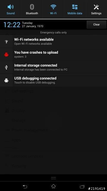 看起來就感覺非常巨大的Xperia ZU桌面截圖....