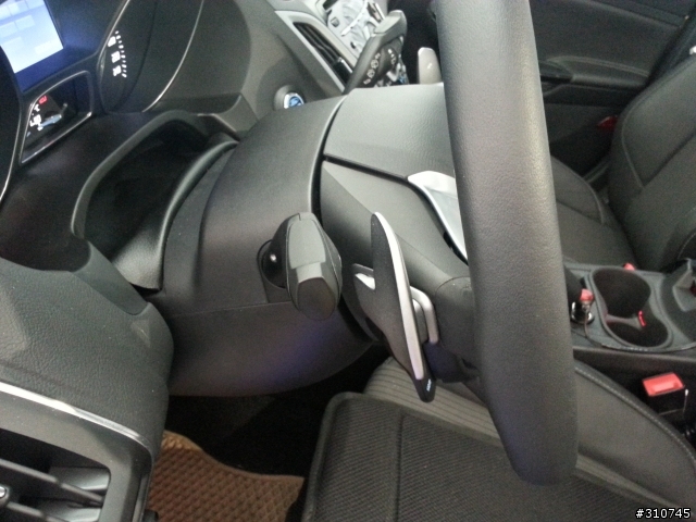 Peugeot 107 方向盤換檔撥片…