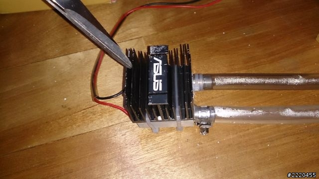 [DIY]窮人的水冷式散熱器