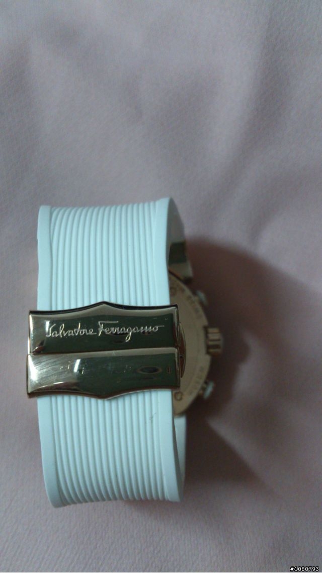 請幫忙看一下這隻 Salvatore Ferragamo