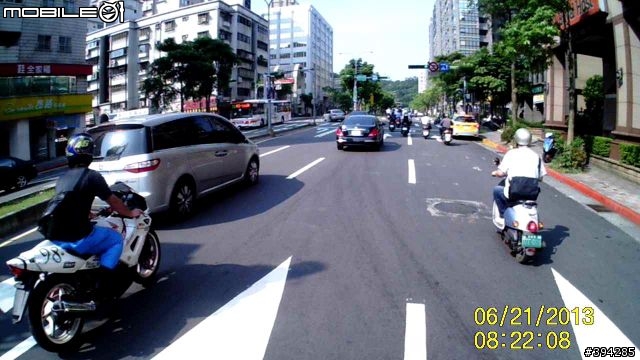 應該是...酷龍吧???