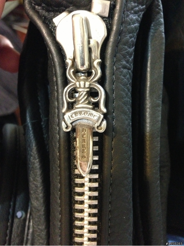 (超簡易開箱) Chrome Hearts 超低調側背包