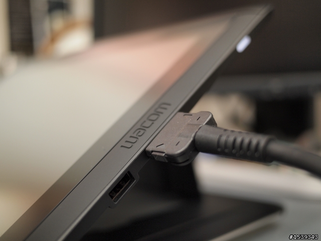 [簡單開箱]Wacom Cintiq 13HD