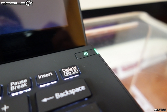 簡約勝於繁複 史上最輕巧 Sony VAIO Pro11