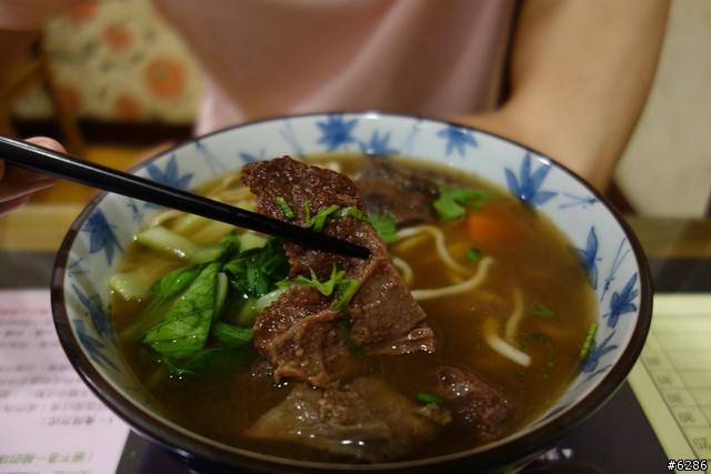 [食記] 台南桃花源牛肉麵館