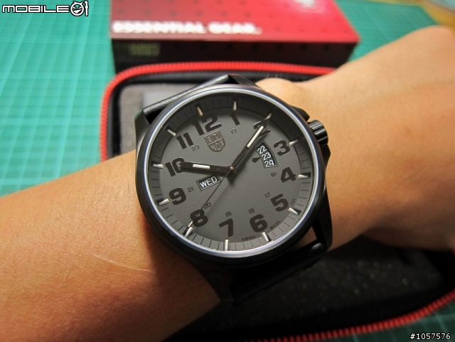 【開箱】雷明時Luminox 1879.BO Blackout Field Watch