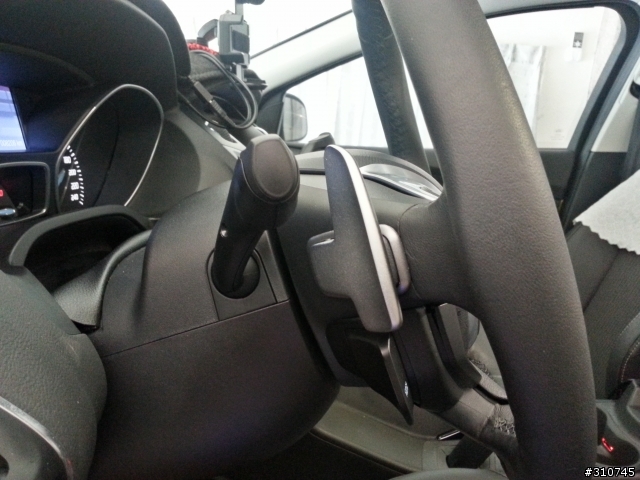 Peugeot 107 方向盤換檔撥片…