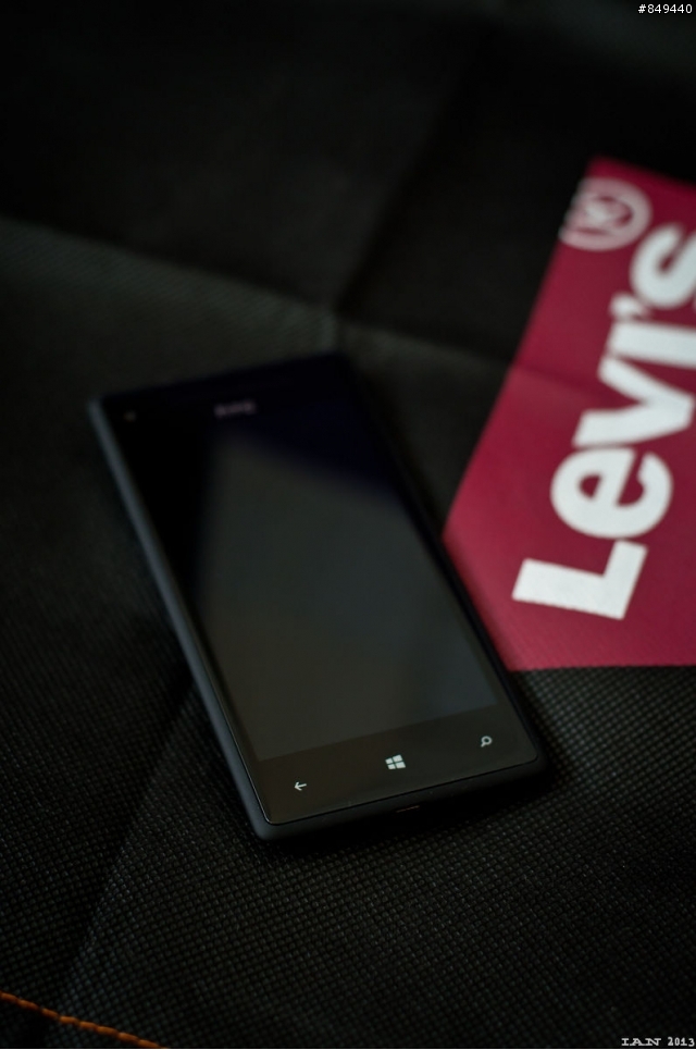 Windows Phone 8X by hTC - C620e Black Unboxing