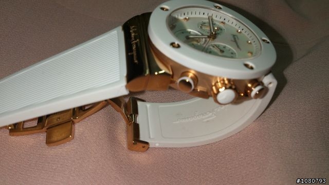 請幫忙看一下這隻 Salvatore Ferragamo