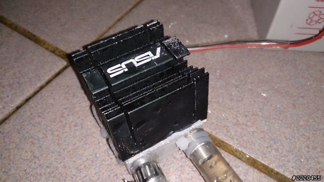 [DIY]窮人的水冷式散熱器