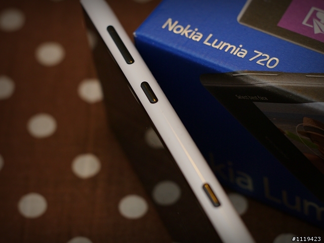 【美圖開箱】絕美中階機 Lumia 720