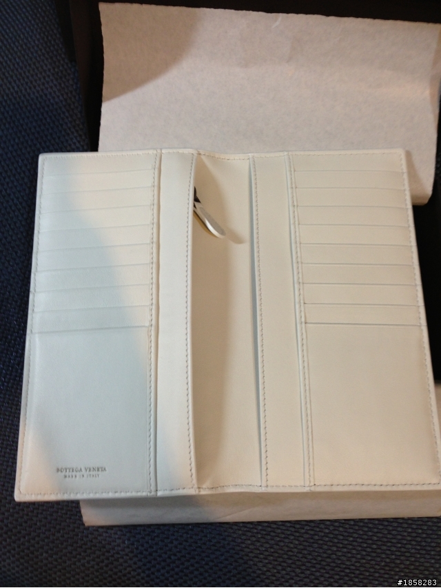 不專業開箱 Bottega Veneta 長夾