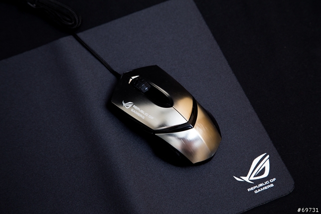 ASUS ROG GX1000 電競滑鼠 鷹眼 - 外觀篇