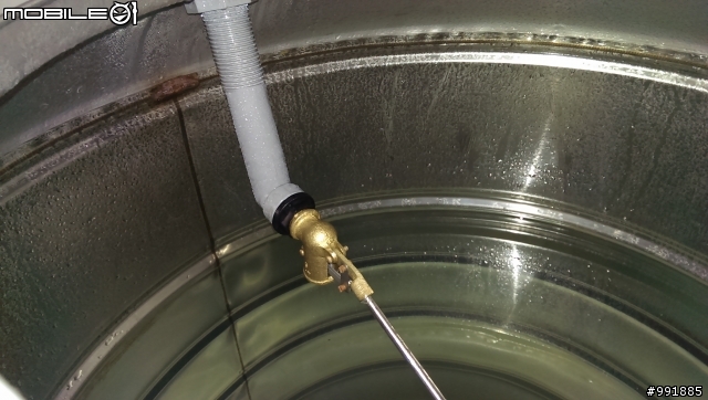 請問新屋的水塔會漏水該如何處理??