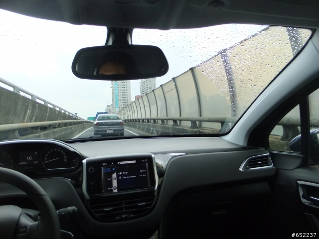 歐吉桑的自由日-Let Your Body Drive PEUGEOT 208試駕