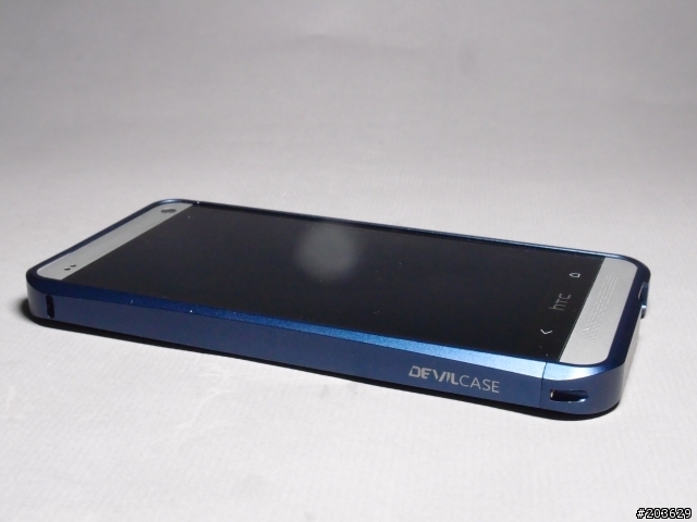 我的HTC NEW ONE 穿上藍色鋁合金聖衣  氣勢逼人~XD(6/8新增清晰多圖)