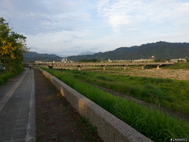 大里的元堤路（環中路）鐵馬道，可惜，，，一天我看最多50個人