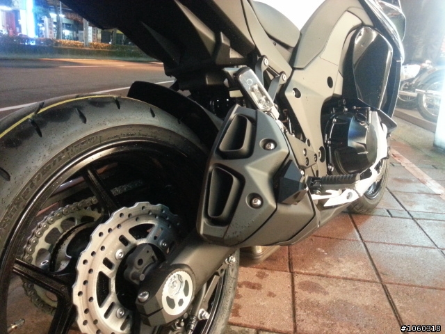 [開箱]KAWASAKI Z1000SX