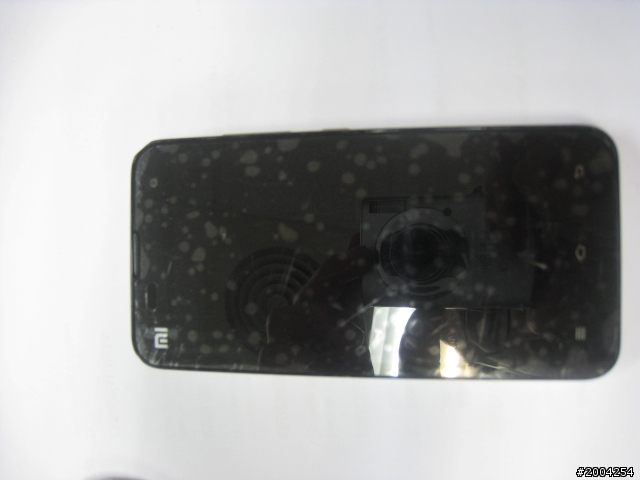 騎車遇到大洞，小米跳車了...