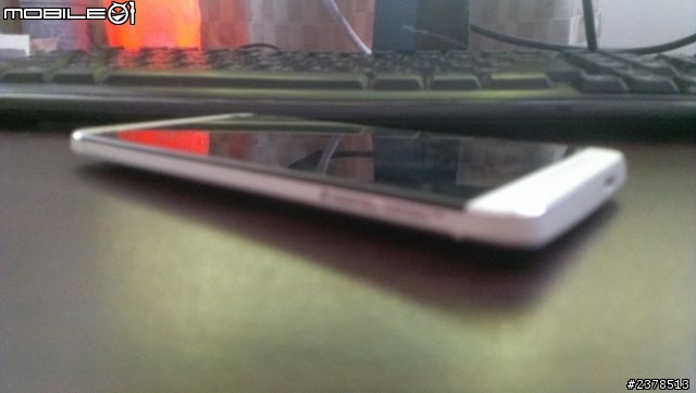 new hTC one 服役，iphone 4s 退休了