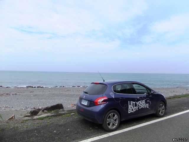歐吉桑的自由日-Let Your Body Drive PEUGEOT 208試駕
