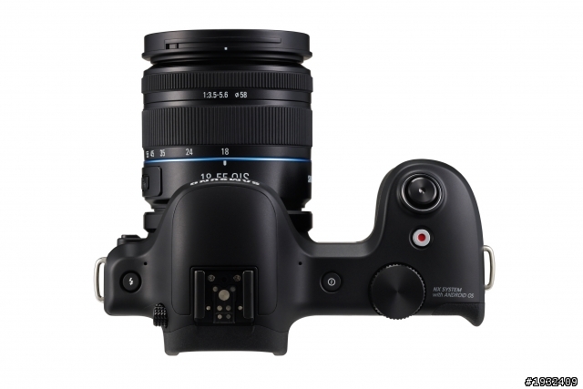 [外電消息] 三星發表Android可交換鏡頭相機GALAXY NX 搭載4G LTE網路技術