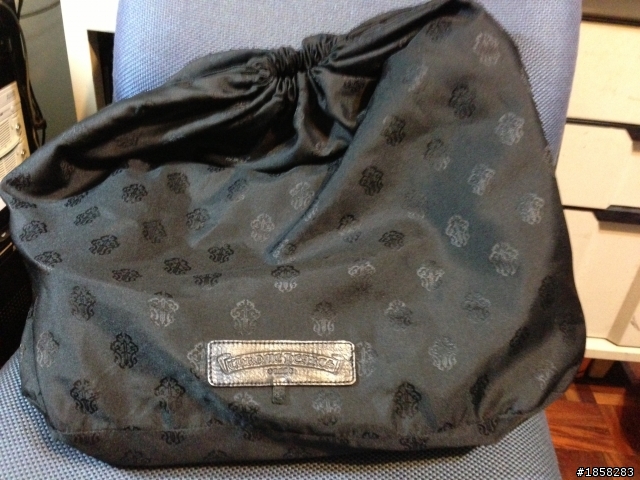 (超簡易開箱) Chrome Hearts 超低調側背包