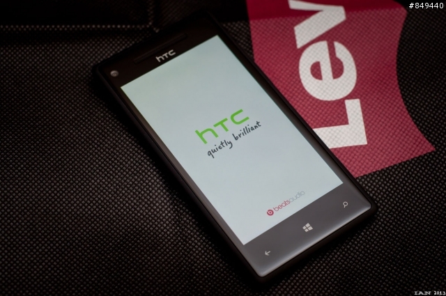 Windows Phone 8X by hTC - C620e Black Unboxing