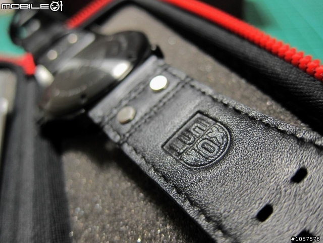【開箱】雷明時Luminox 1879.BO Blackout Field Watch