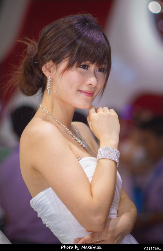 NEX-7 135mm 焦段車展拍 SG