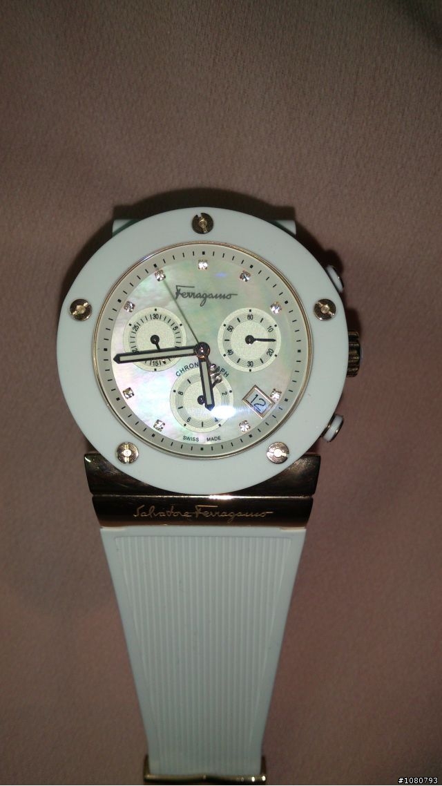 請幫忙看一下這隻 Salvatore Ferragamo