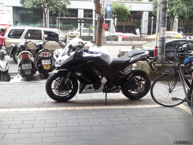 [開箱]KAWASAKI Z1000SX