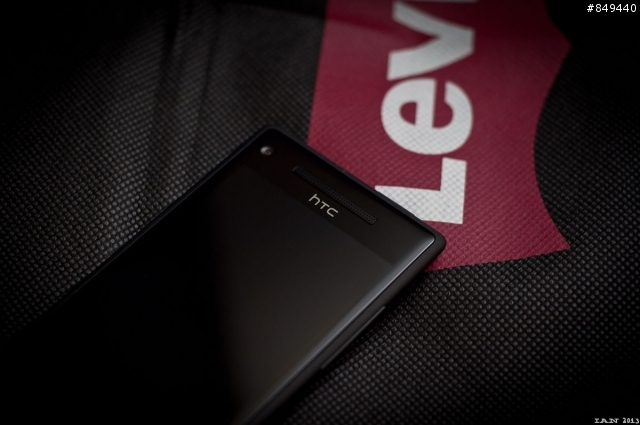 Windows Phone 8X by hTC - C620e Black Unboxing