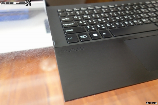 簡約勝於繁複 史上最輕巧 Sony VAIO Pro11