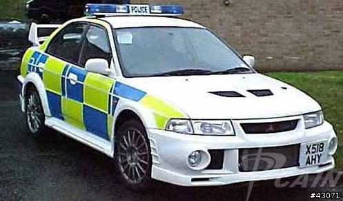 [首都高傳說] 千呼萬喚連署買.台北Sedan 5夢幻警車隊成軍........歹徒你知道怕了嗎?!
