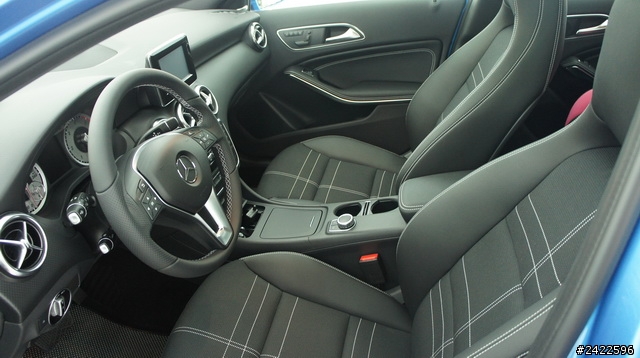 男孩賓士夢. 海洋藍ACLASS A200開箱.