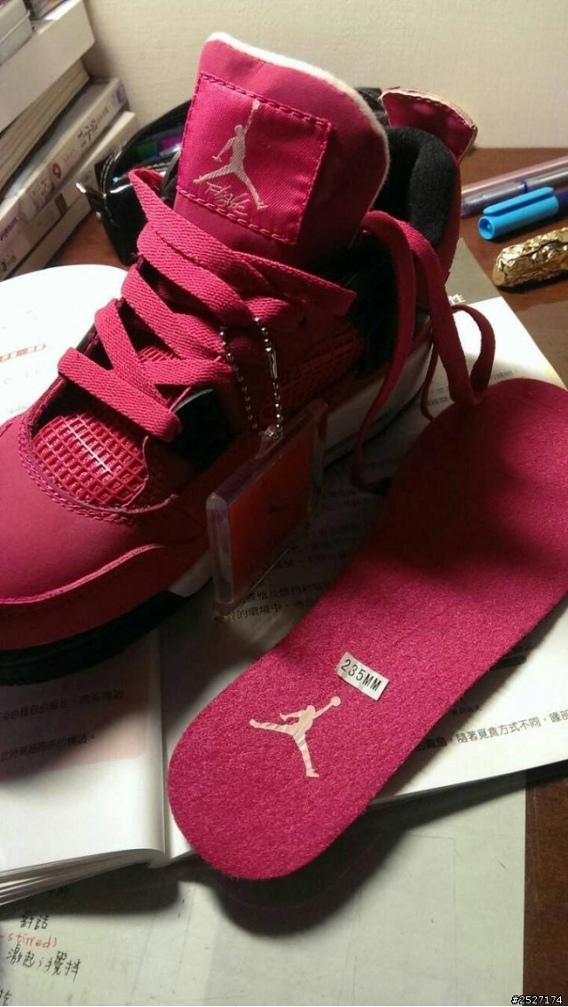 AJ4 桃紅 麻煩大大幫我分辨真假