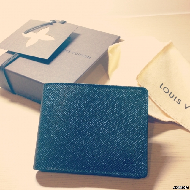 我的第一個 Louis Vuitton 短夾!