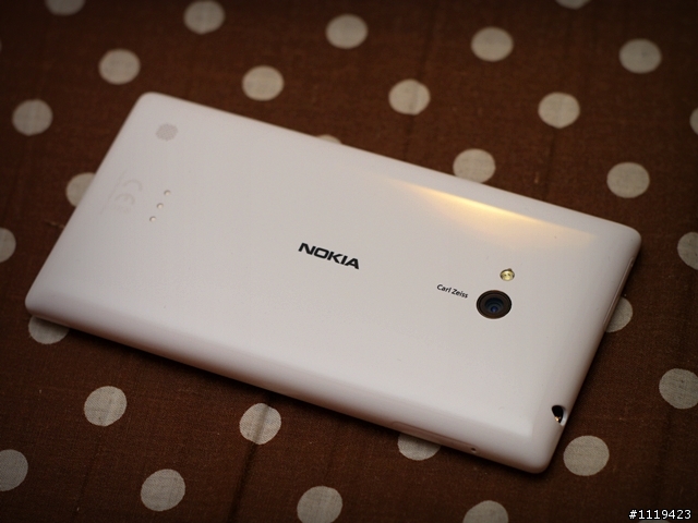 【美圖開箱】絕美中階機 Lumia 720