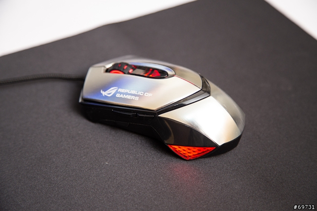 ASUS ROG GX1000 電競滑鼠 鷹眼 - 外觀篇