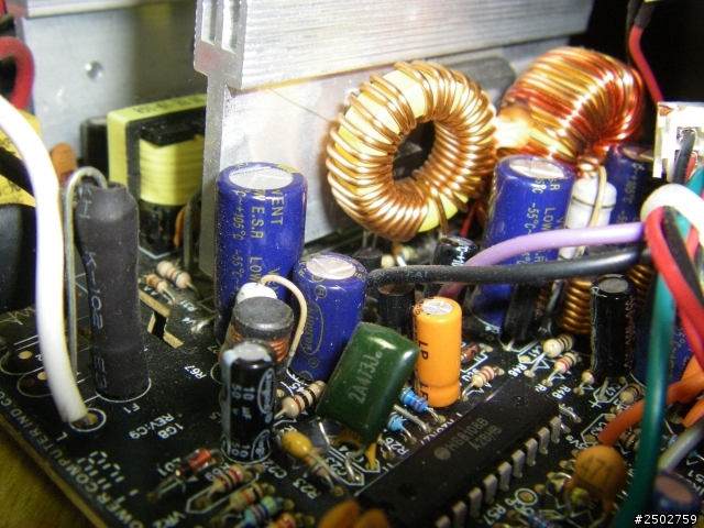 POWER電壓不穩.. 需要更換電容?