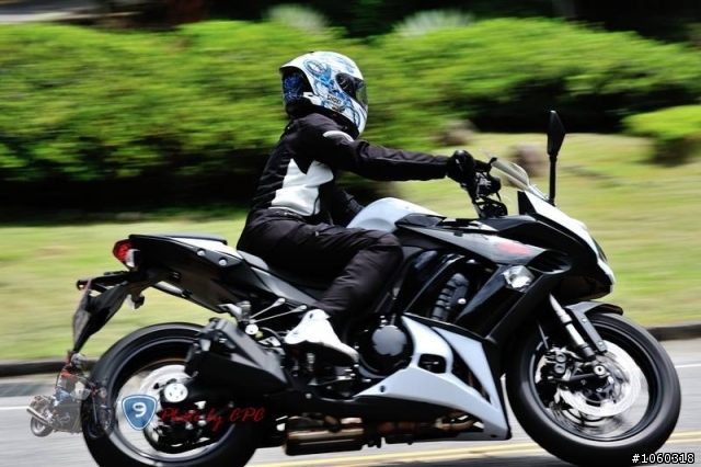 [開箱]KAWASAKI Z1000SX