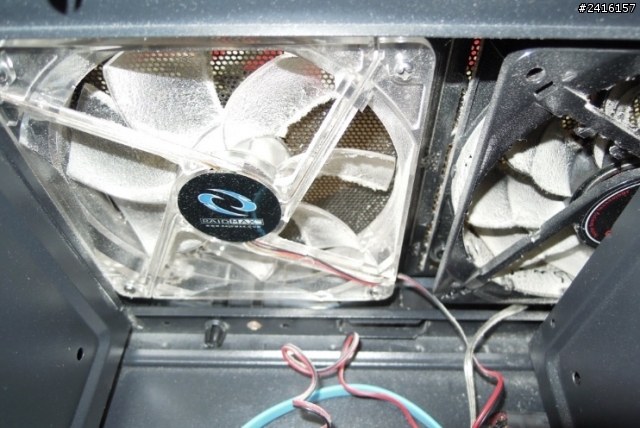 請問這主機殼和顯示卡要怎麼清潔呢？